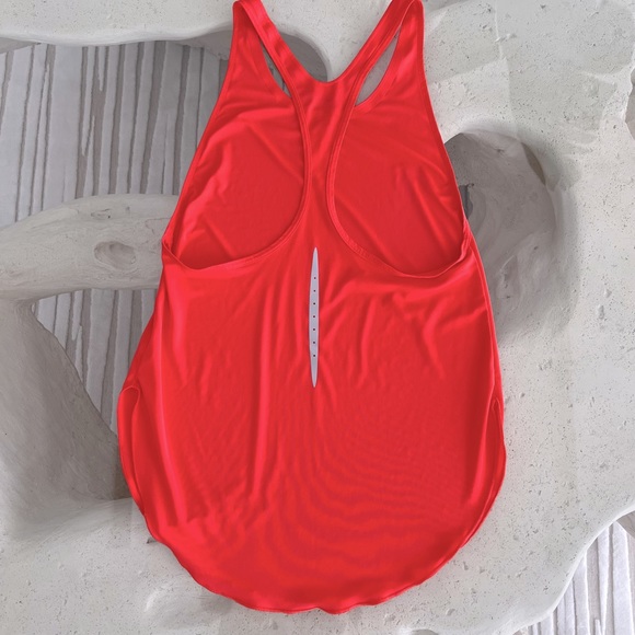 NIKE - Picture 3 of 5